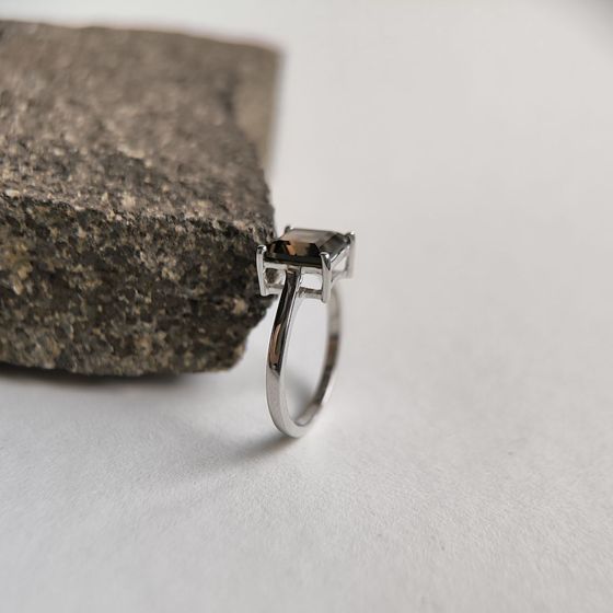 Серебряное кольцо с раухтопазом (дымчатым кварцем) 2.308ct