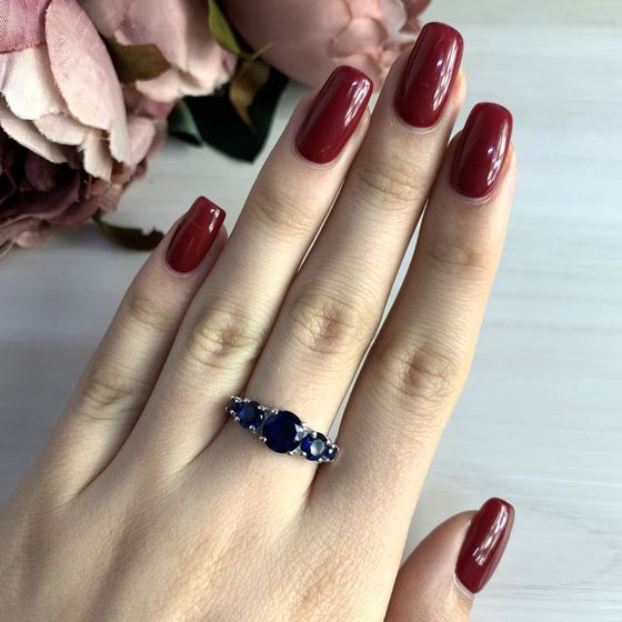 Серебряное кольцо с сапфиром nano 2ct