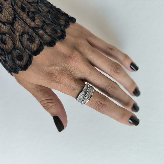 Срібна каблучка з фіанітами