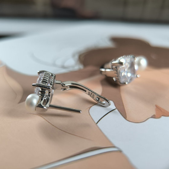 Silver earrings with pearls and cubic zirconia