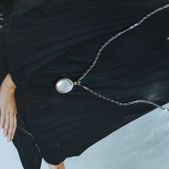 Срібна підвіска з фіанітами, перламутром