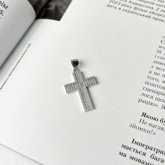 Silver cross with phianites