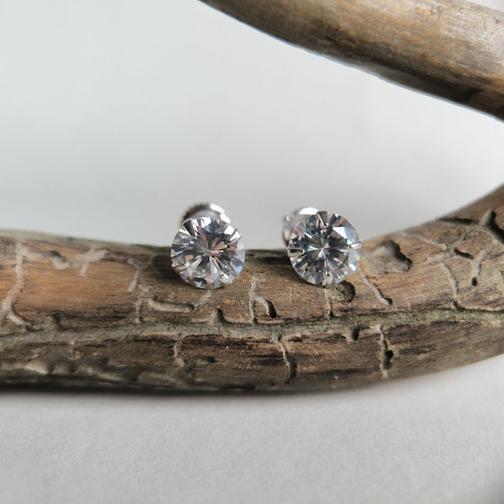 Silver earrings with cubic zirconia