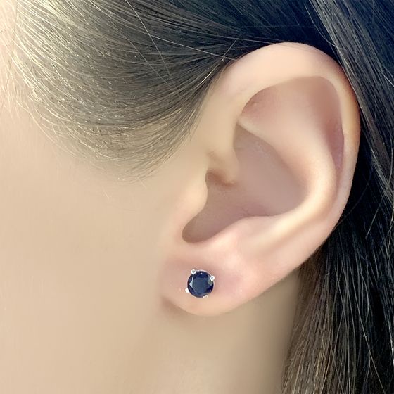 Silver earrings with a 0.7-carat nano sapphire