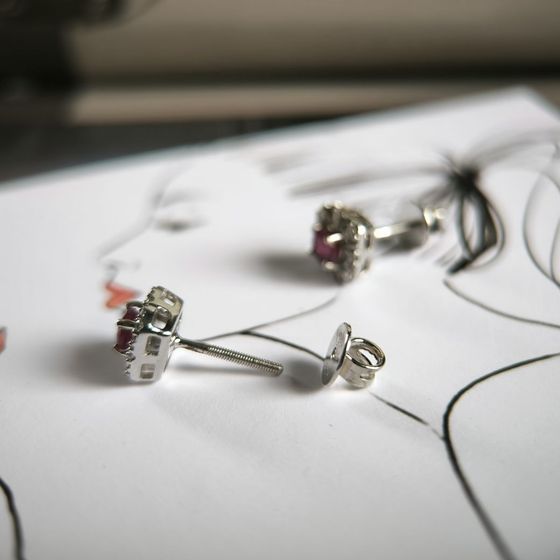 Срібні сережки з рубіном 1.045ct