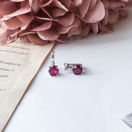 Срібні сережки з рубіном 5.723ct, фіанітами