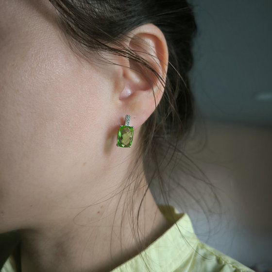 Серебряные серьги с хризолітом 6.28ct