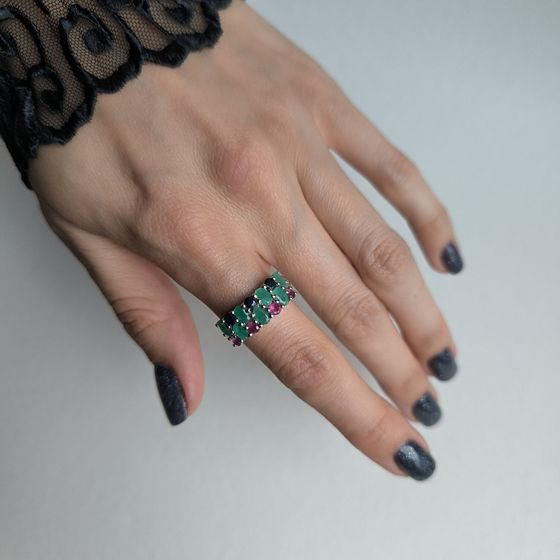 Silver ring with 1.917ct sapphire, emerald, ruby