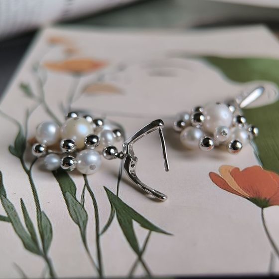 Срібні сережки з перлами