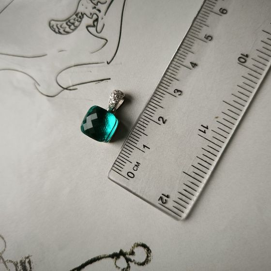 Срібна підвіска з фіанітами