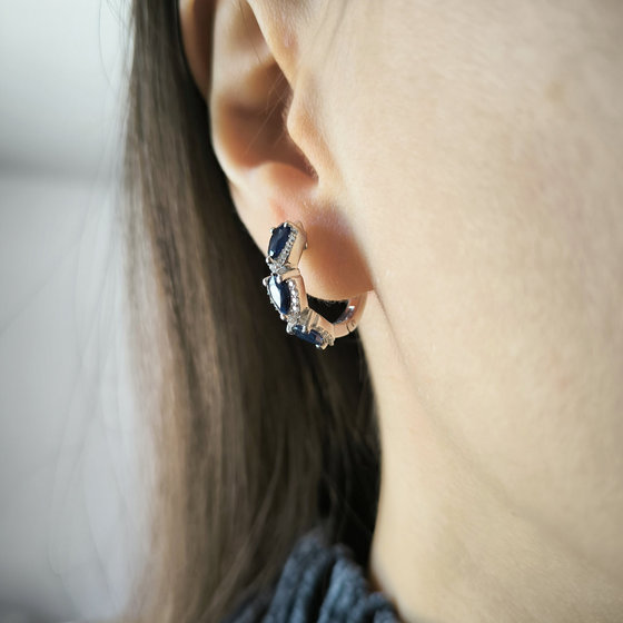 Срібні сережки з сапфіром 3.264ct, фіанітами