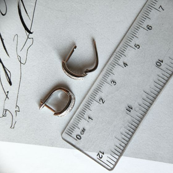 Серебряные серьги с фианитами