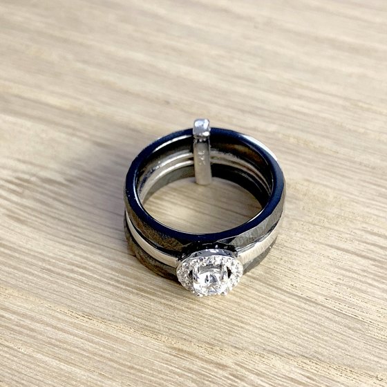 Silver ring with ceramics