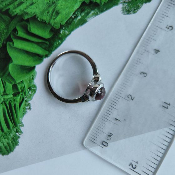 Silver ring with garnet nano