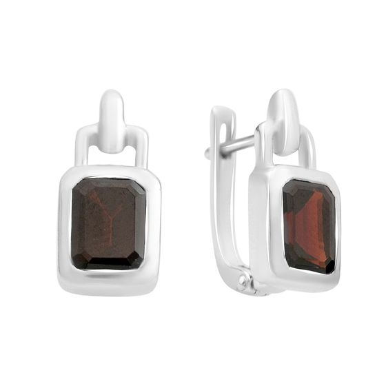 Silver earrings with a 3.81-carat garnet