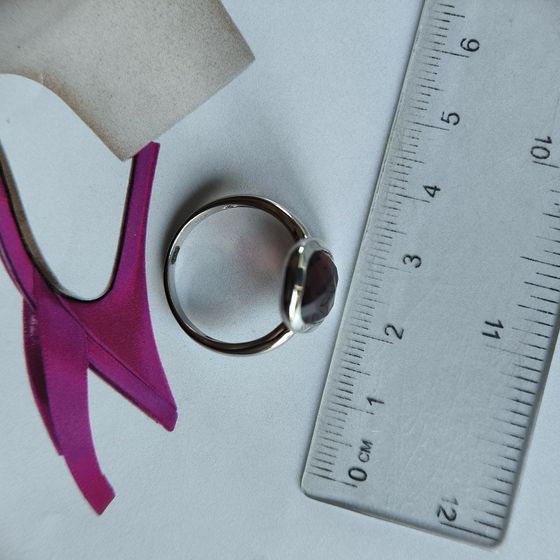 Silver ring with garnet nano