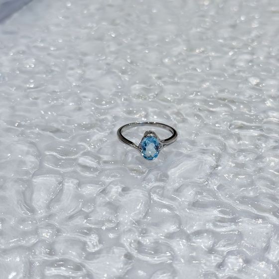 Серебряное кольцо с топазом 1.5ct