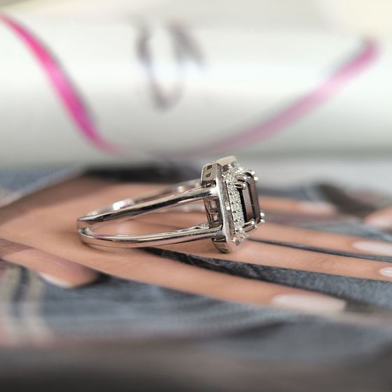 Срібна каблучка з гранатом 1.4ct