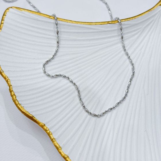 Silver chain without stones