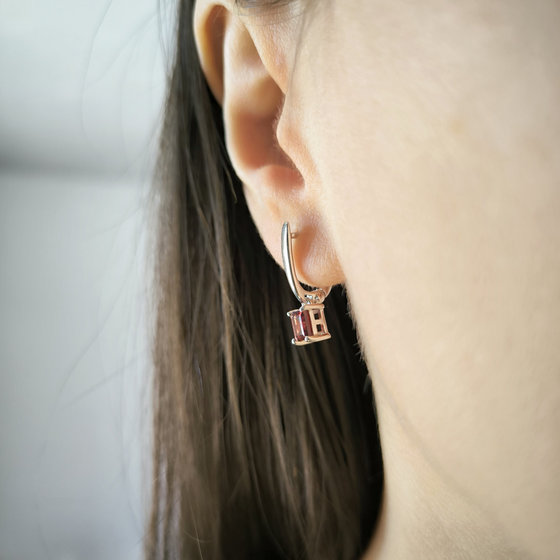 Silver earrings with garnet 1.669ct