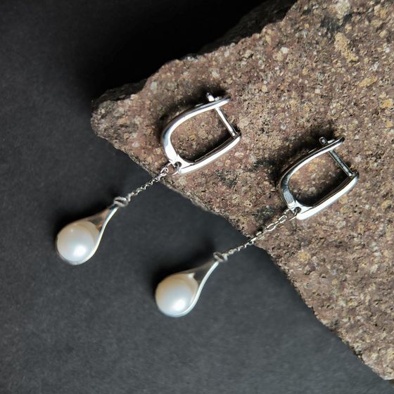 Срібні сережки з перлами