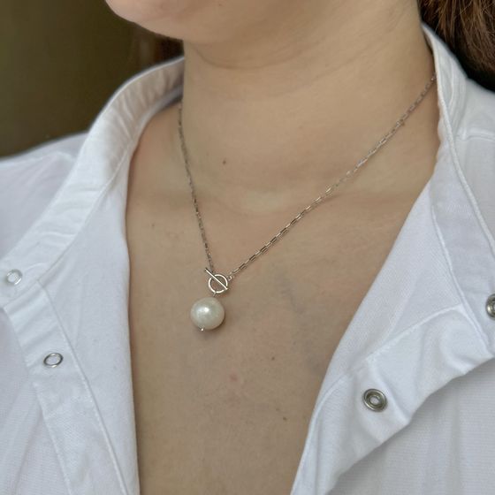 Silver necklace with baroque pearls