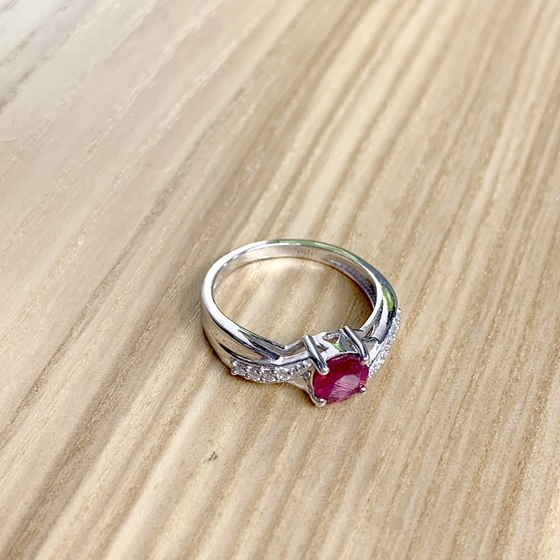 Серебряное кольцо с рубином