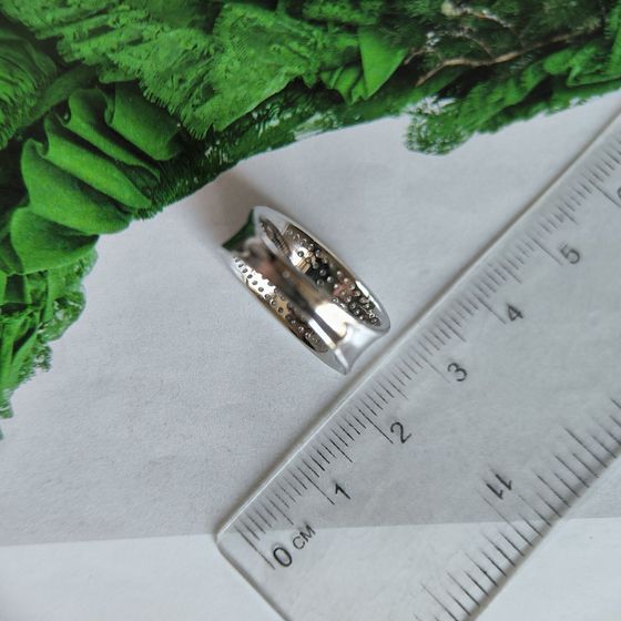 Срібна каблучка з фіанітами