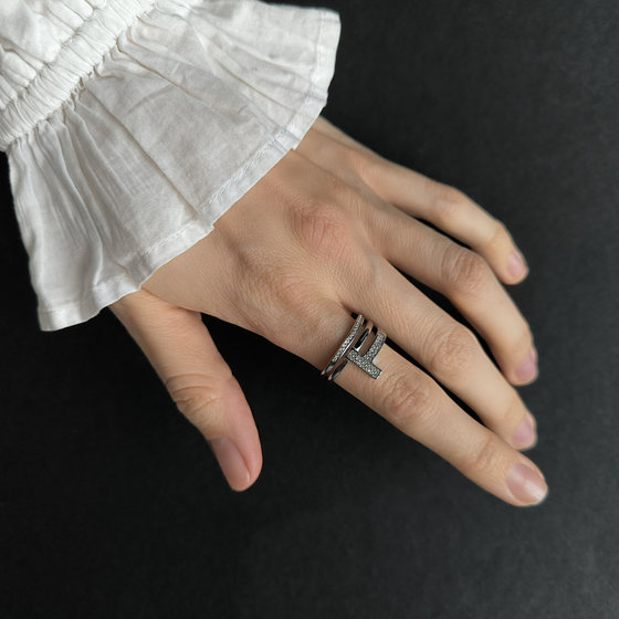 Silver ring with cubic zirconia