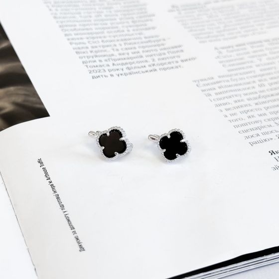 Silver earrings with onyx