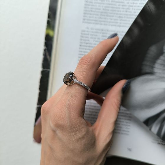 Серебряное кольцо с раухтопазом (дымчатым кварцем) 3.732ct, фианитами