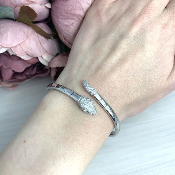 Silver bracelet with phianites