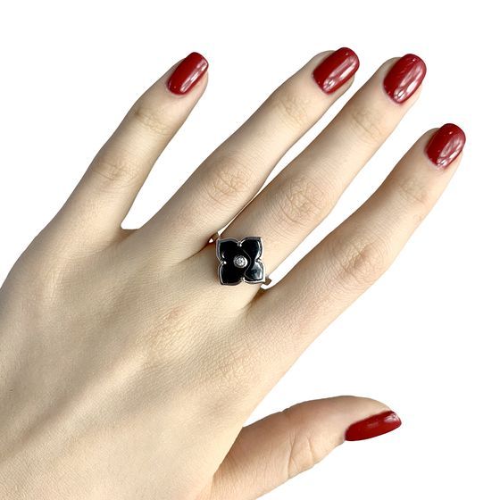 Silver ring with ceramics