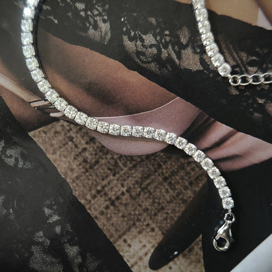 Silver bracelet with cubic zirconia