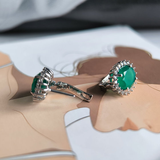 Срібні сережки з агатом 5,46 карата та фіанітами