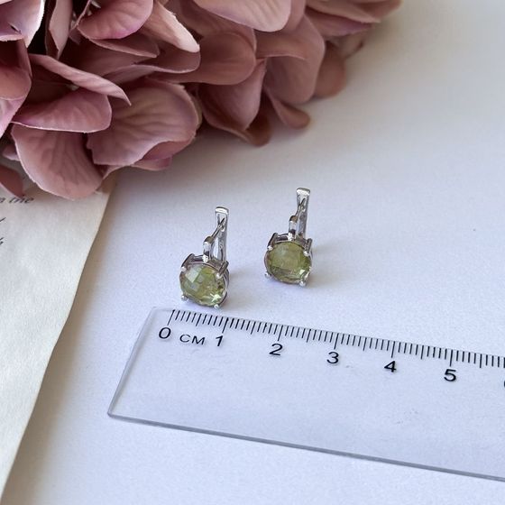 Silver ring with sultanite