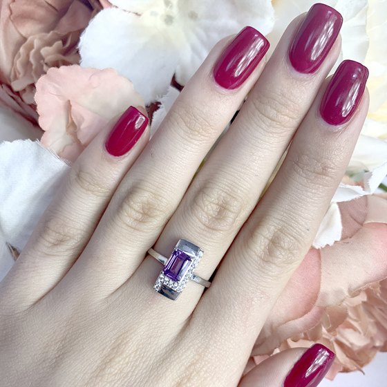 Серебряное кольцо с олександритом