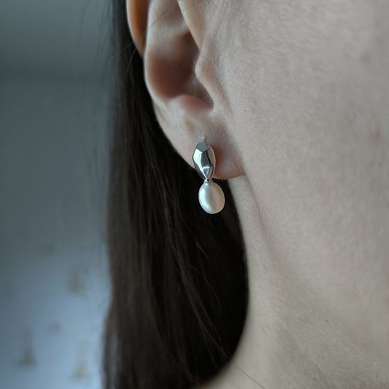 Silver earrings with pearls 4.75ct