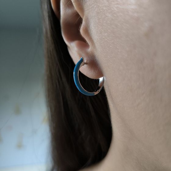 Срібні сережки з фіанітами, емаллю