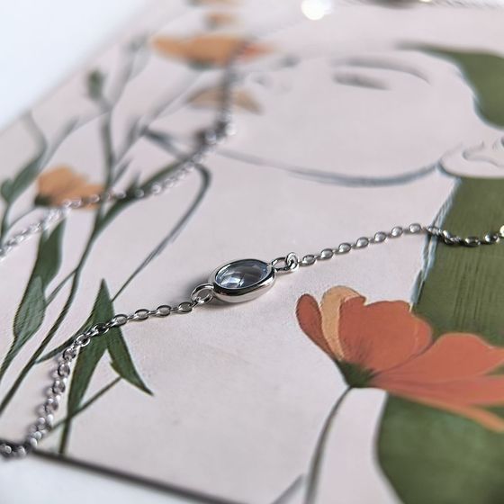 Silver necklace with phianites