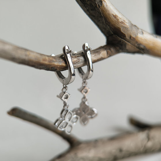 Silver earrings with cubic zirconia