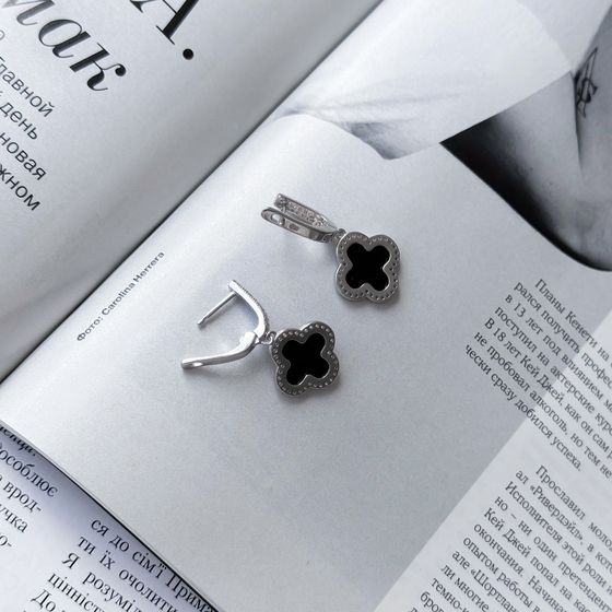 Срібні сережки з оніксом, фіанітами