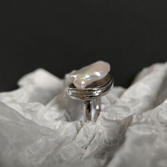 Silver ring with baroque pearls