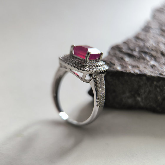 Silver ring with a 3.673ct ruby and cubic zirconia