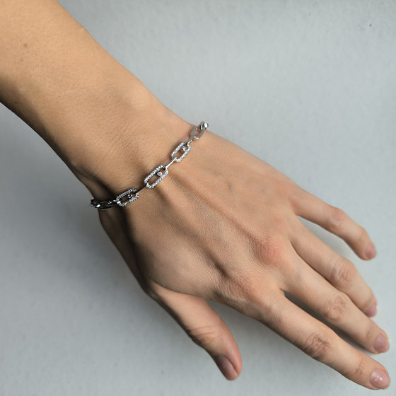 Silver bracelet with cubic zirconia