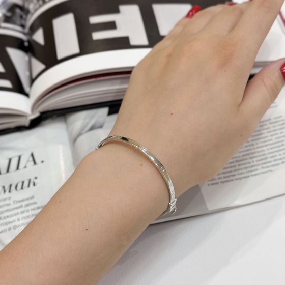 Silver bracelet without stones