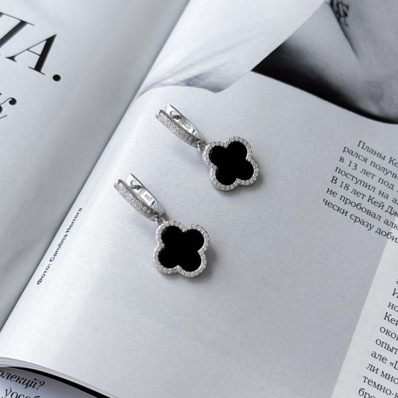 Срібні сережки з оніксом, фіанітами