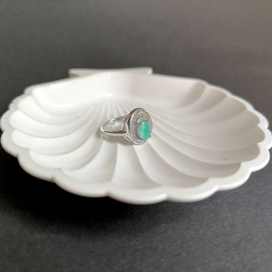 Срібна каблучка зі смарагдом 1.35ct, фіанітами