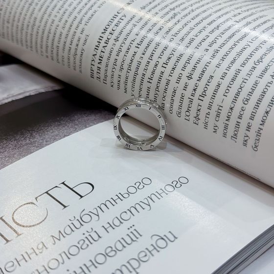 Срібна каблучка з фіанітами