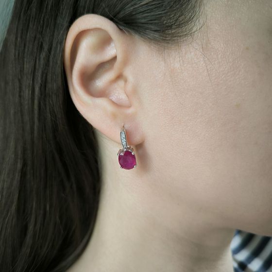 Срібні сережки з рубіном